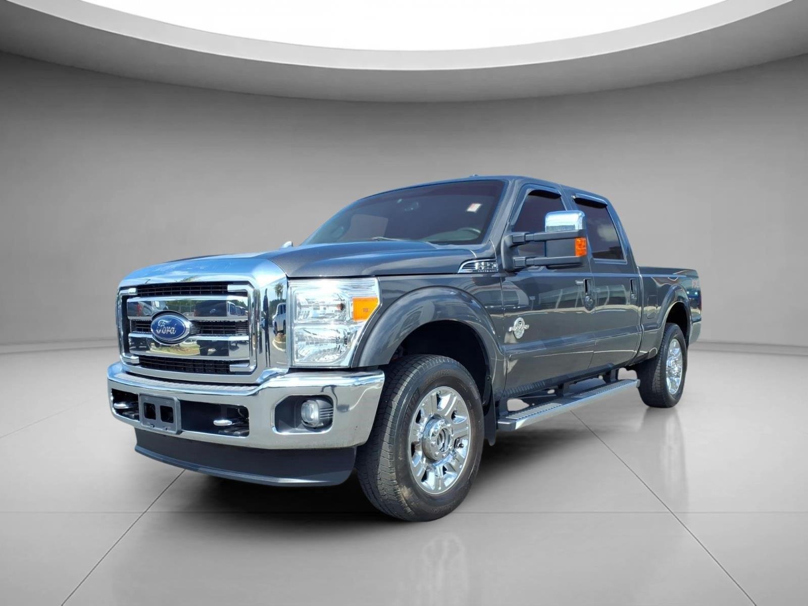 Used 2015  Ford Lariat image 1