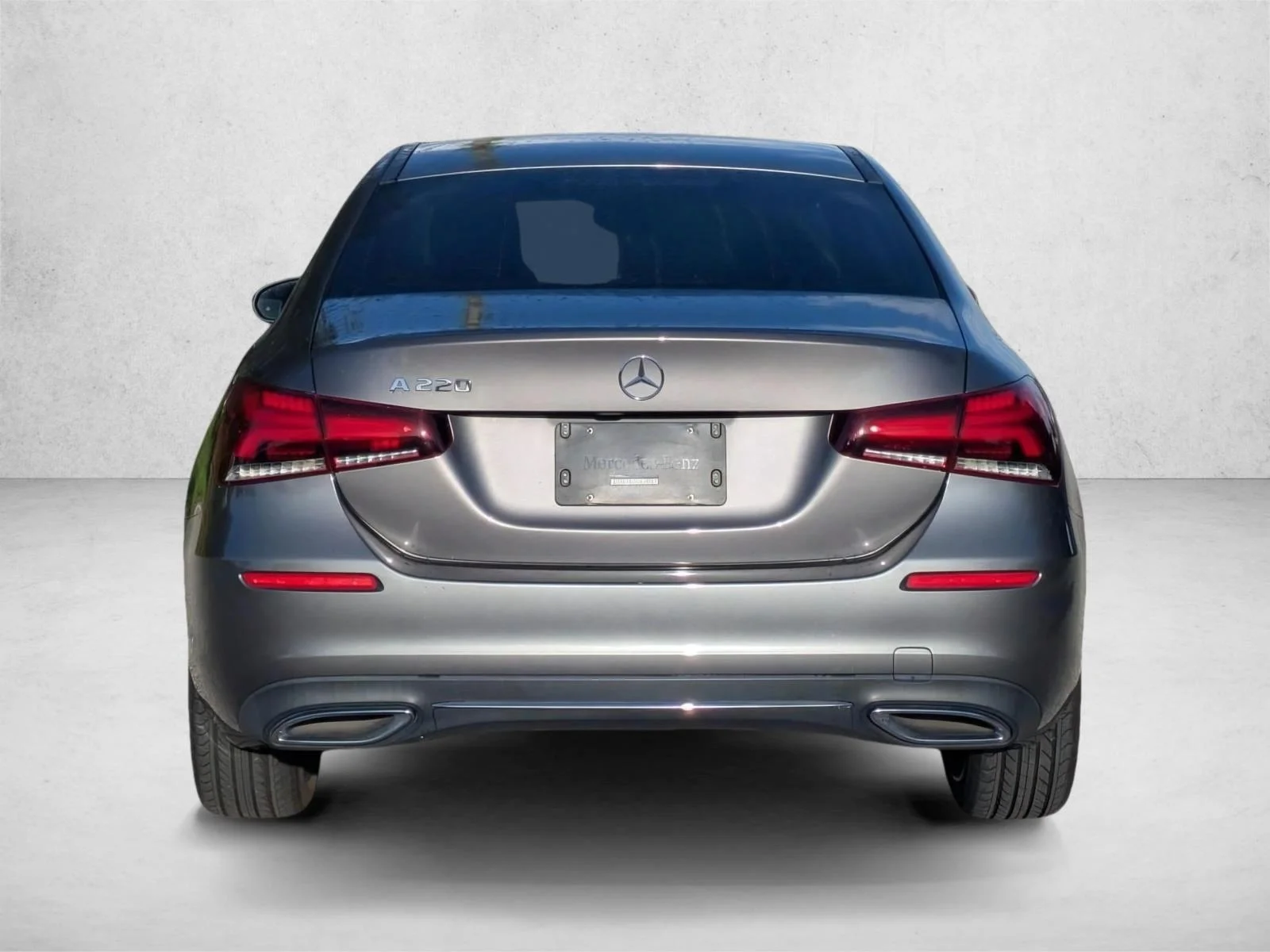 Used 2022 Mountain Grey Metallic Mercedes-Benz A 220 image 4