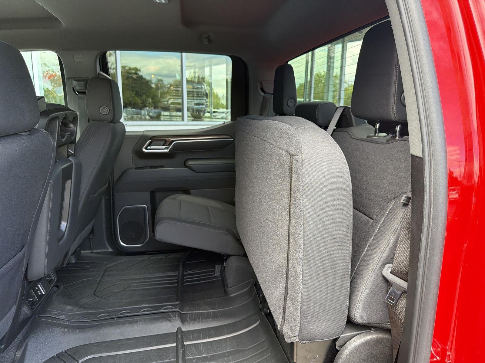 2025 Chevrolet Silverado 1500 LT - Photo 37