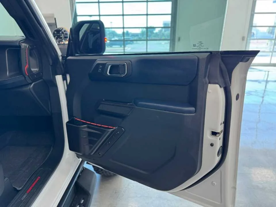 Used 2024  FORD  image 32