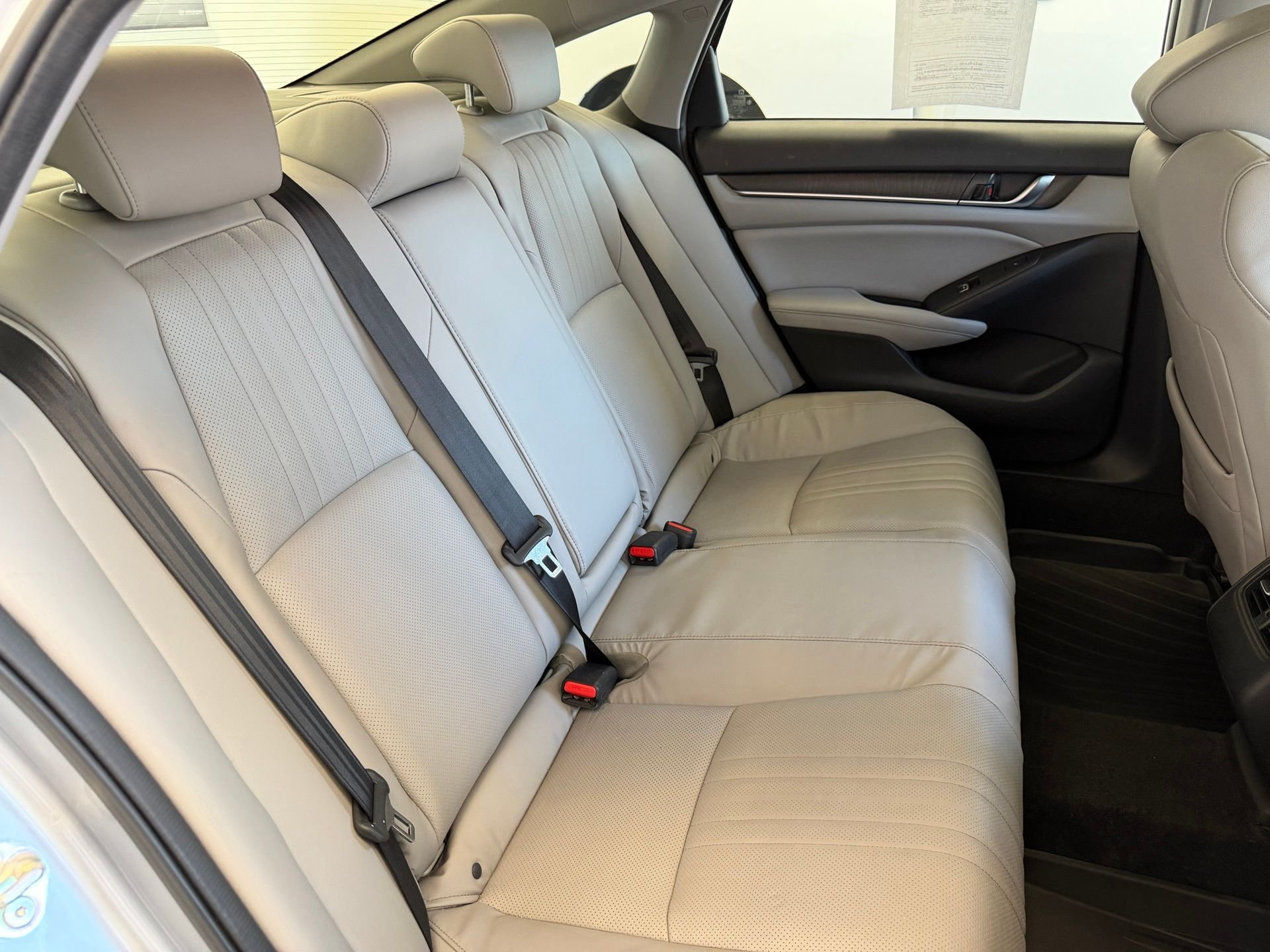 Used 2018 Silver Honda Touring image 42