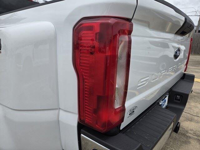 New 2026 Oxford White Ford F-350® XLT image 27