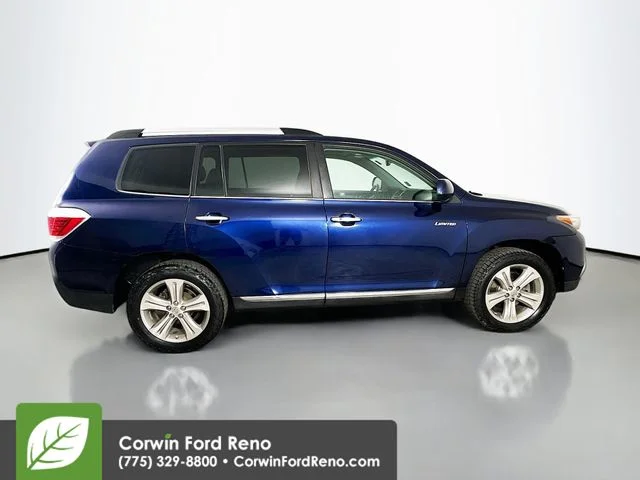 Used 2013 Nautical Blue Metallic Toyota Limited image 8