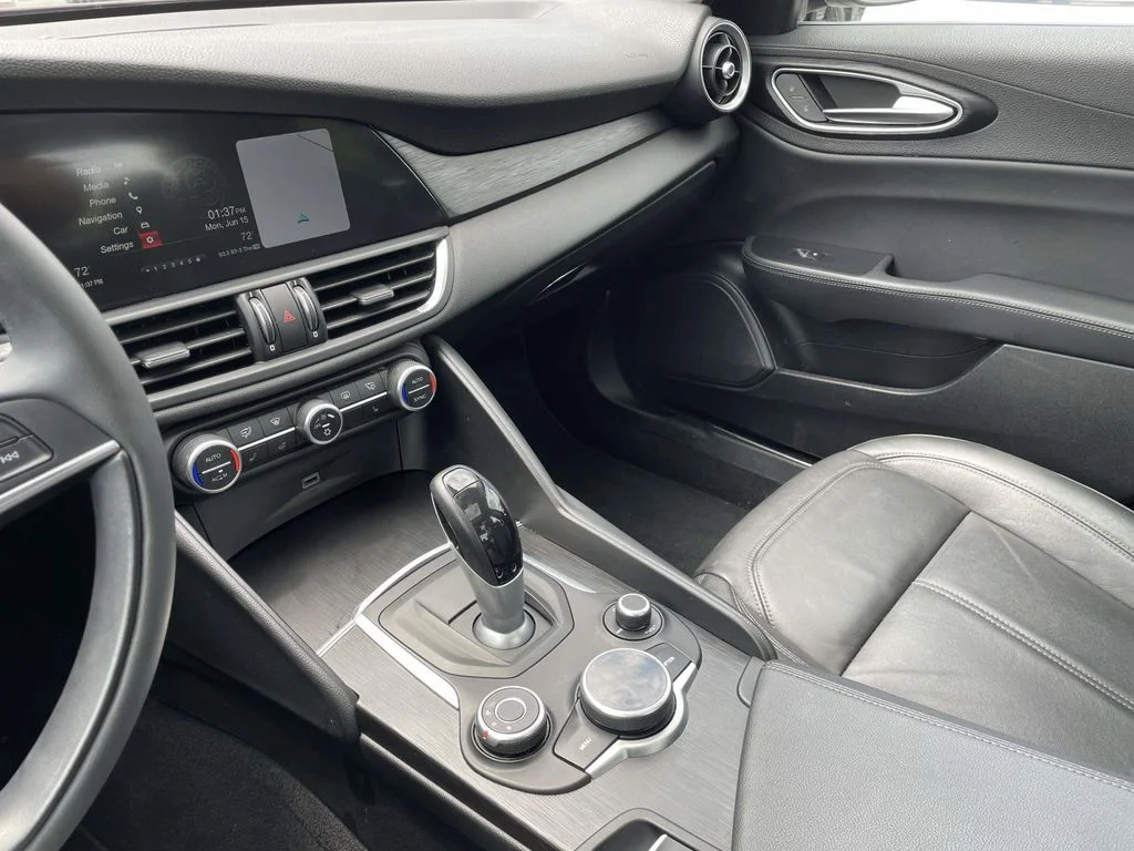 Used 2017 Red Metallic Alfa Romeo Base image 30