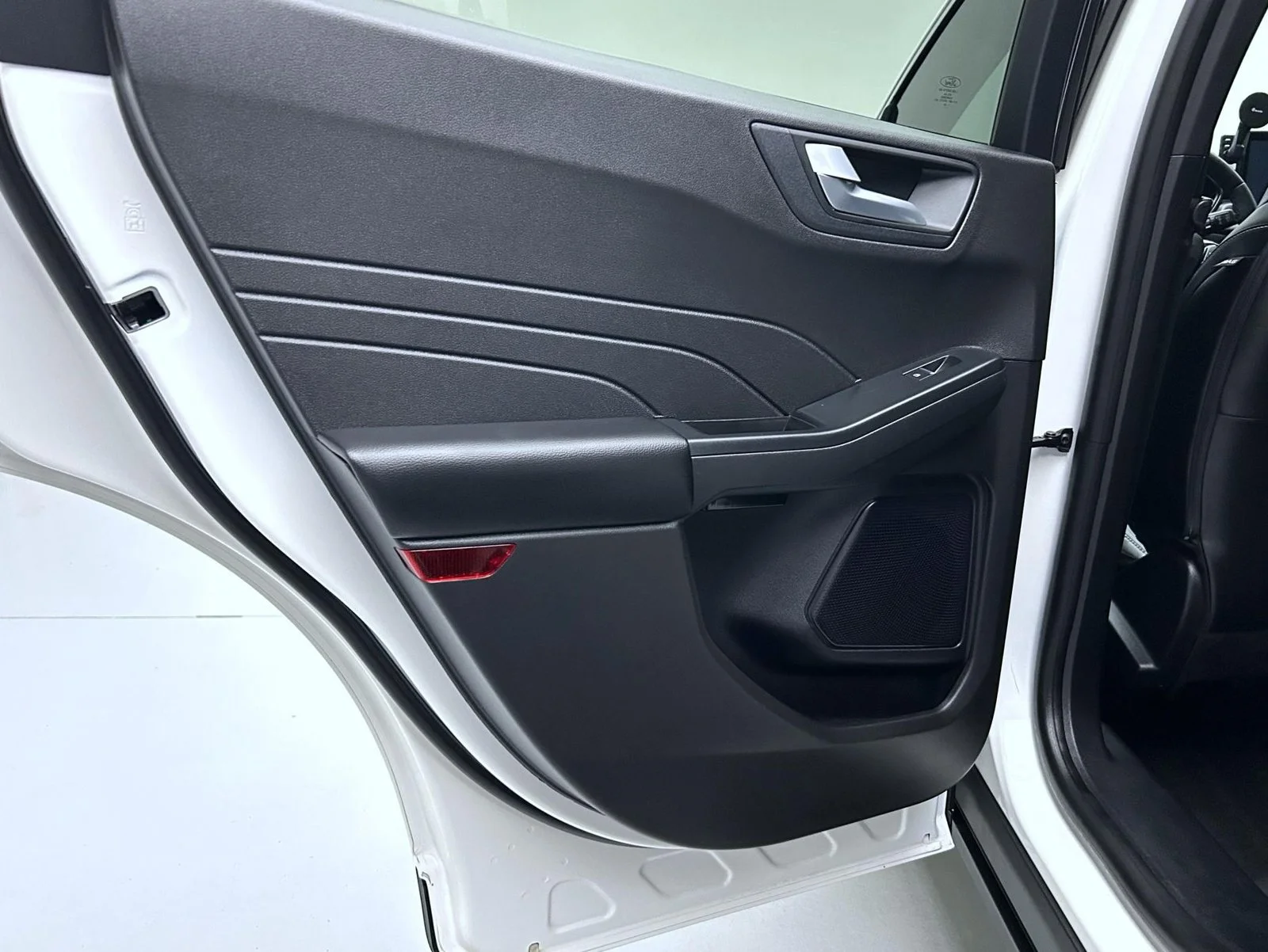 Used 2023 White Ford Platinum image 20