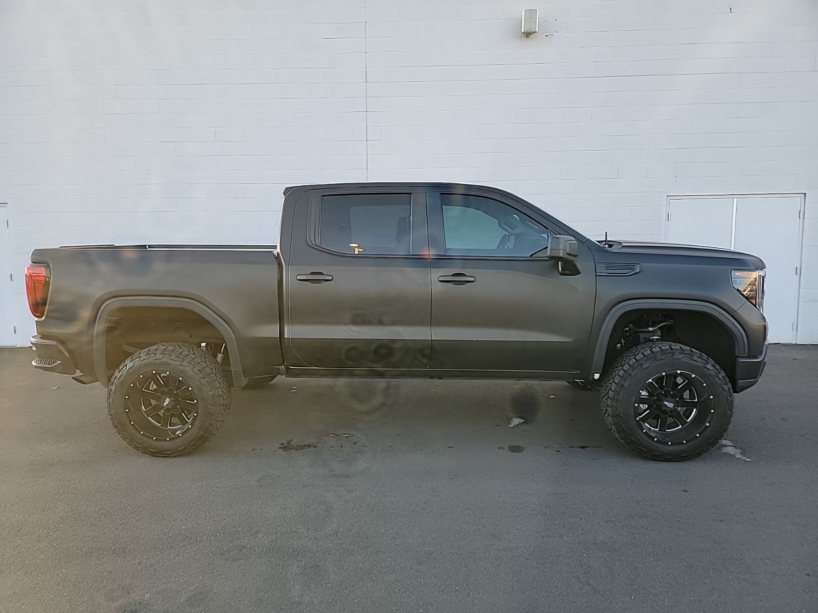 Used 2024 White GMC Pro image 2