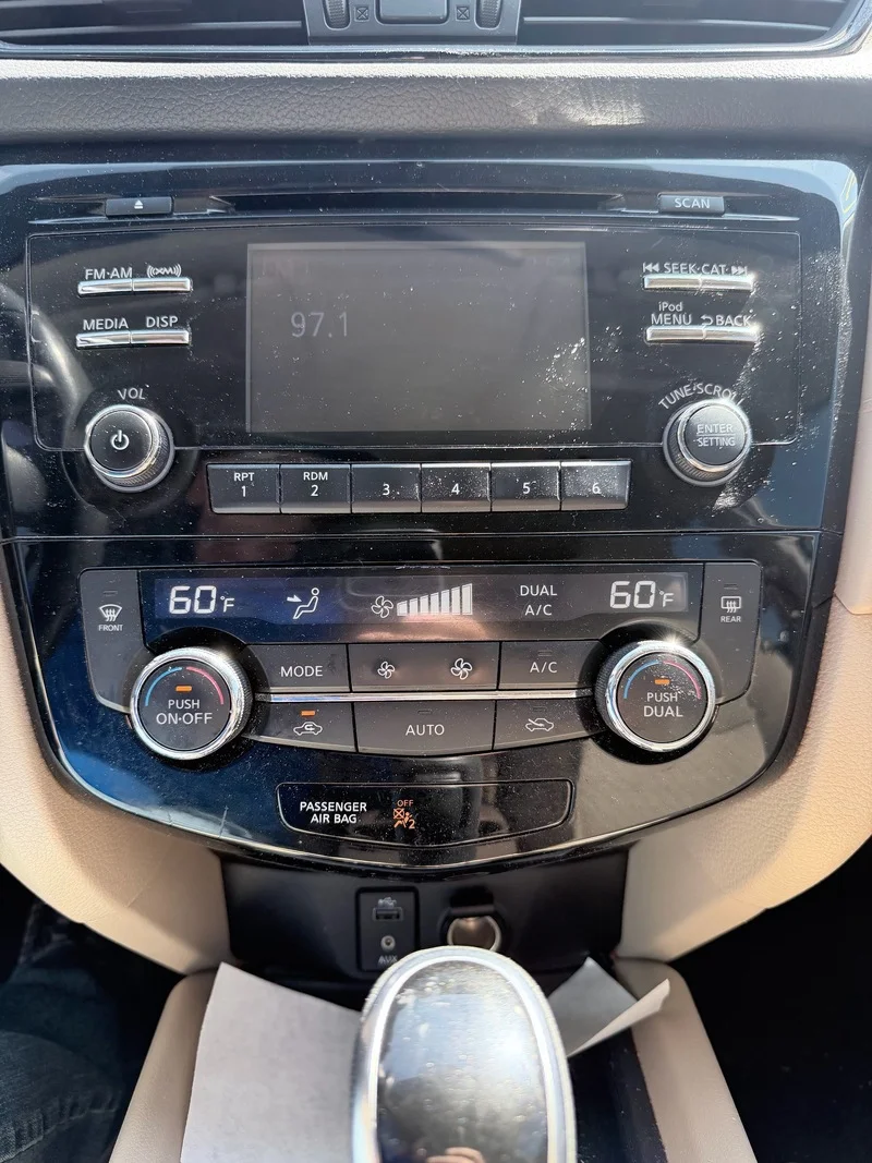 Used 2017 Pearl White Nissan SV image 10
