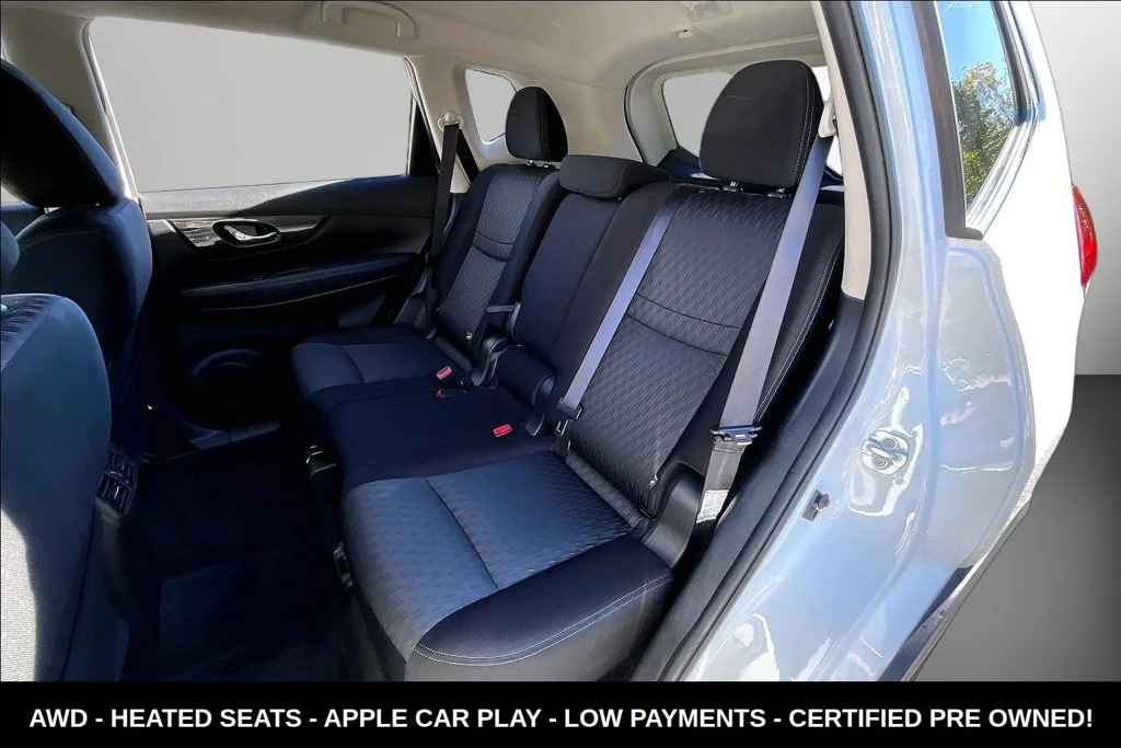 Used 2019 White Nissan SV image 26