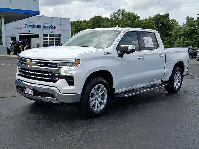 Used 2022 White Chevrolet LTZ image 4