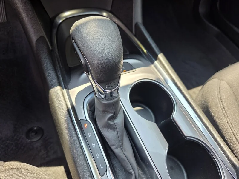 Used 2024 Summit White CHEVROLET LT image 22