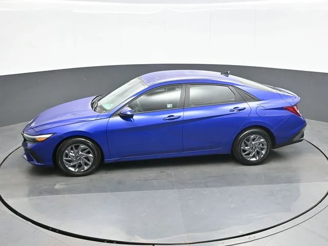 Used 2024 Blue Hyundai SEL image 12