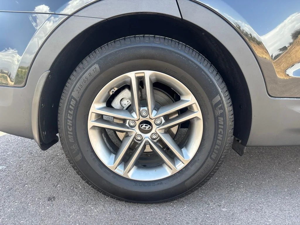 Used 2018 Black Hyundai 2.4 Base image 33