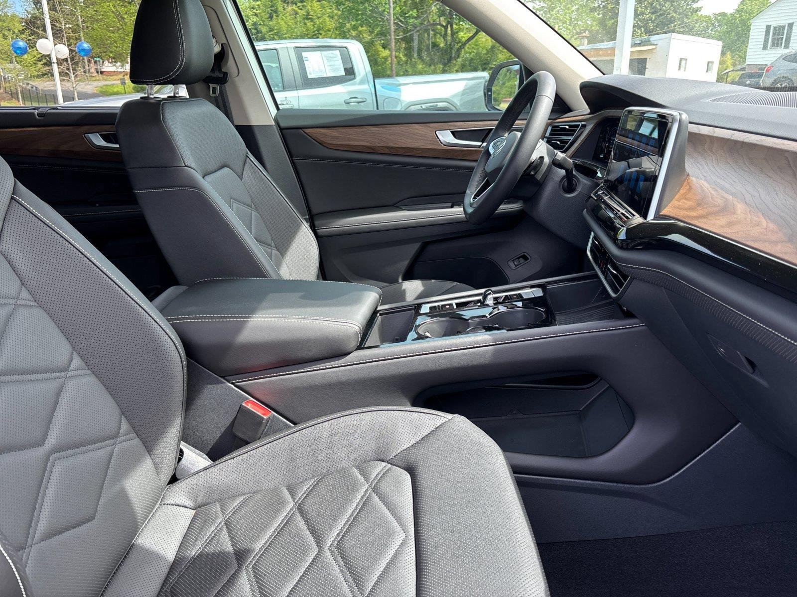 2025 Volkswagen Atlas SE w/Tech - Photo 40