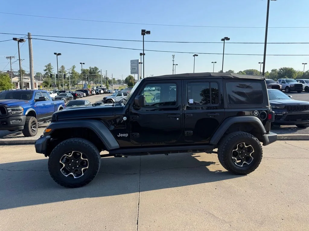 Used 2018 Black Jeep Unlimited Sport S image 9