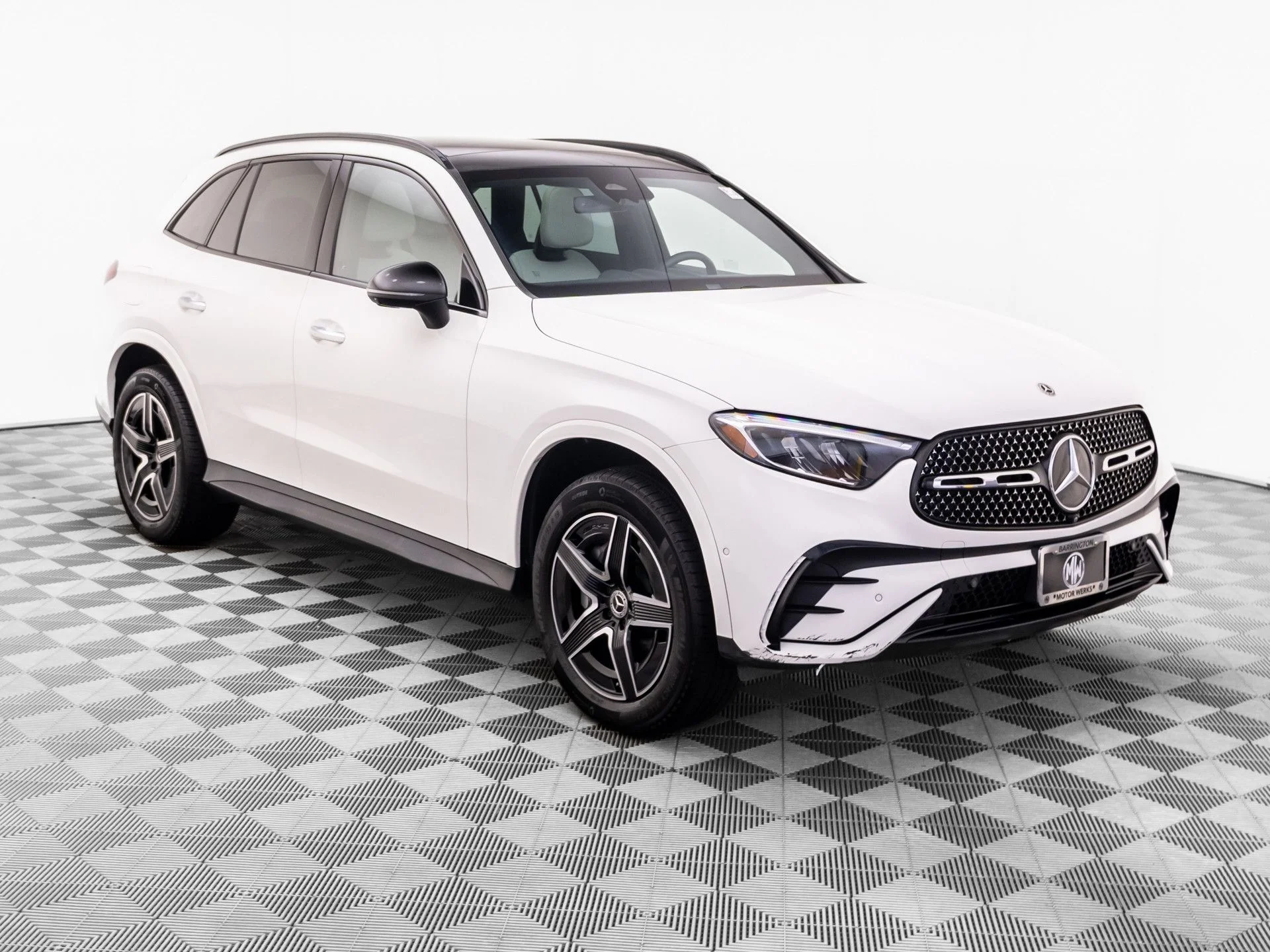 Used 2023 White Mercedes-Benz GLC 300 image 7