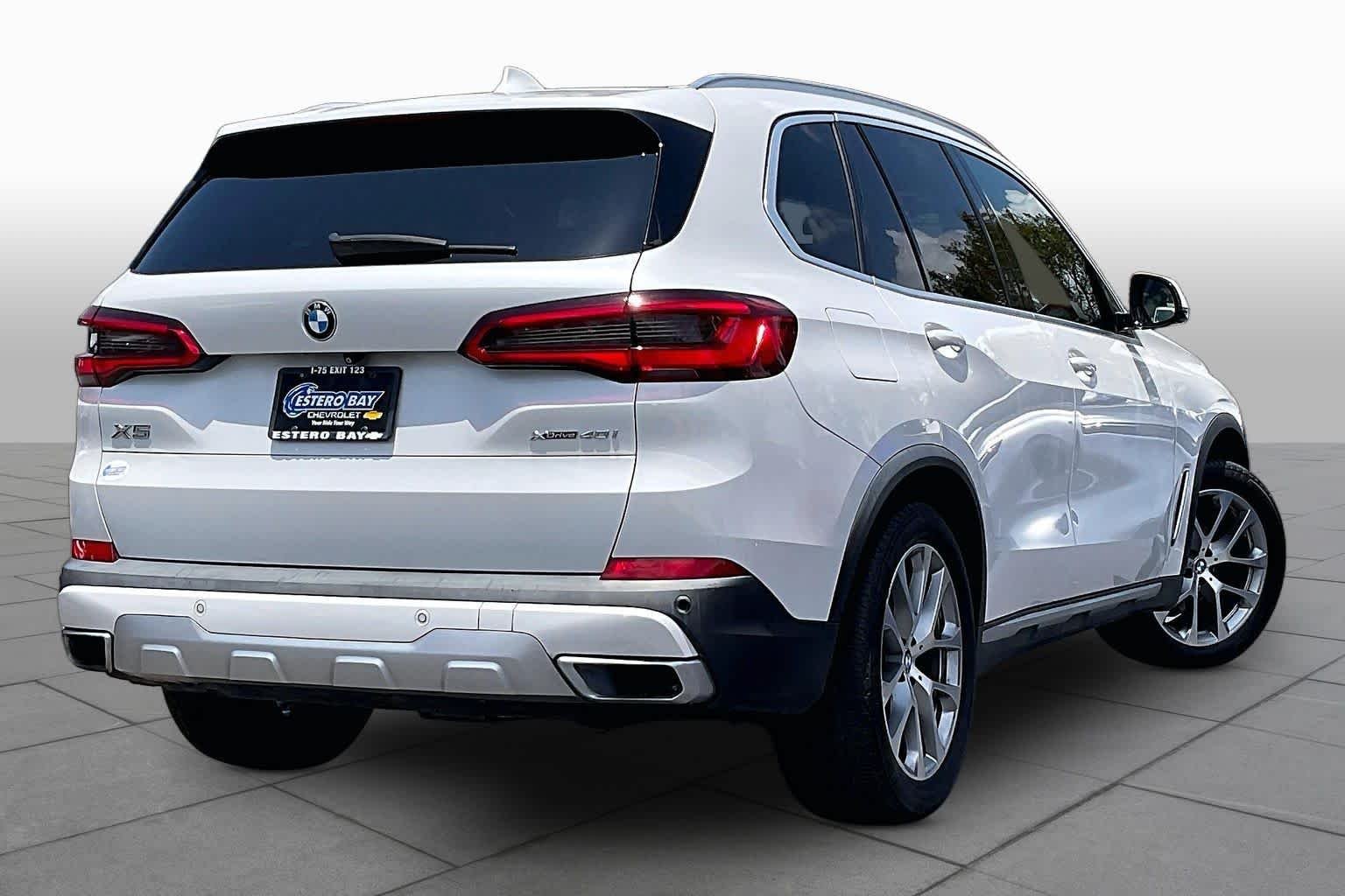 Used 2019 Mineral White Metallic BMW xDrive40i image 13