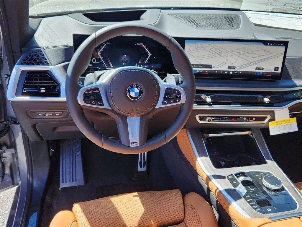 Used 2026 Skyscraper Grey Metallic BMW xDrive40i image 11