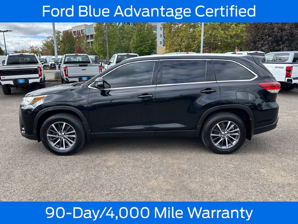 Used 2019 Black Toyota XLE image 4