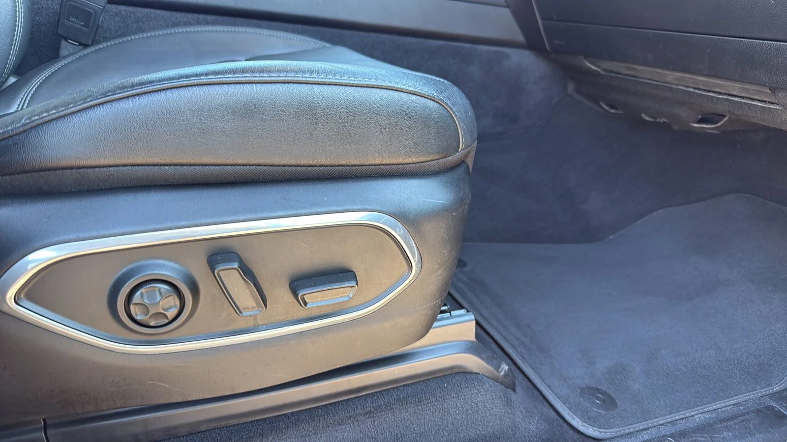 Used 2024 Silver Jeep Series II image 24
