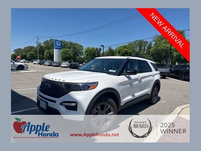 2023 Ford Explorer XLT 4WD's photo