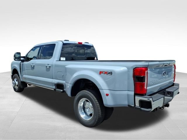 New 2026 Glacier Gray Metallic Tri-Coat Ford F-350® Lariat® image 10