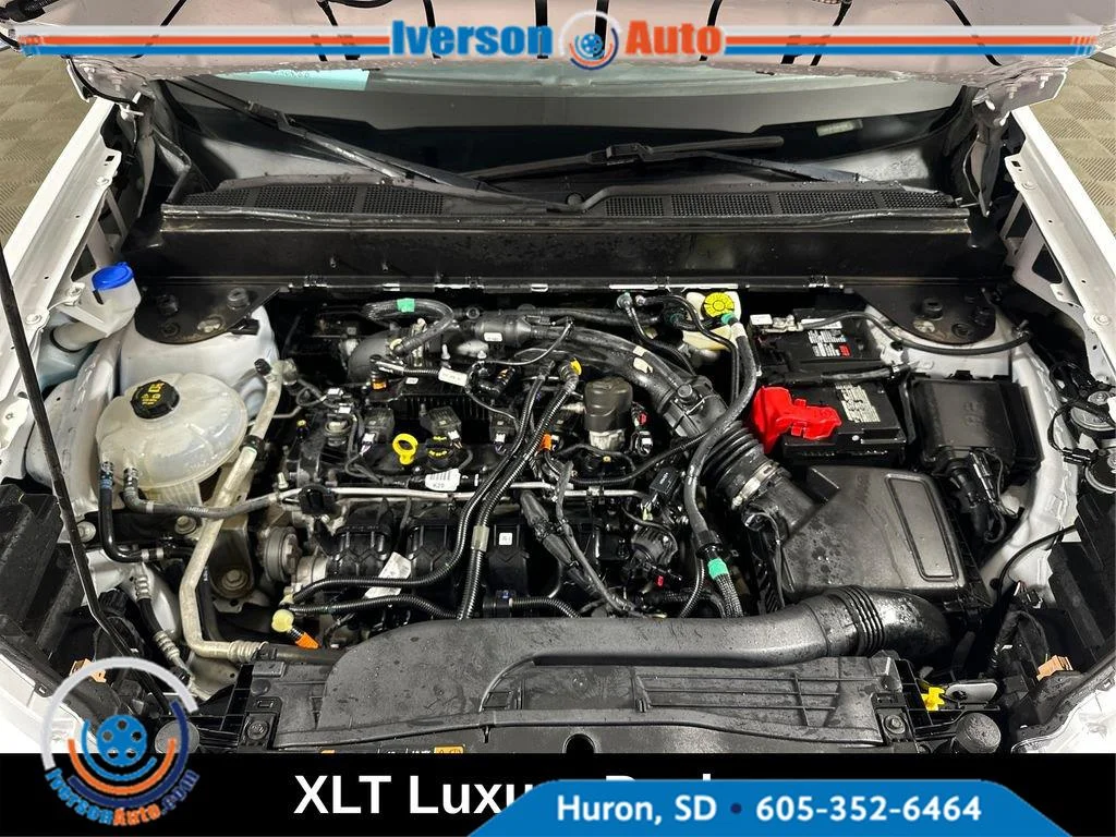 Used 2023 Oxford White Ford XLT image 5