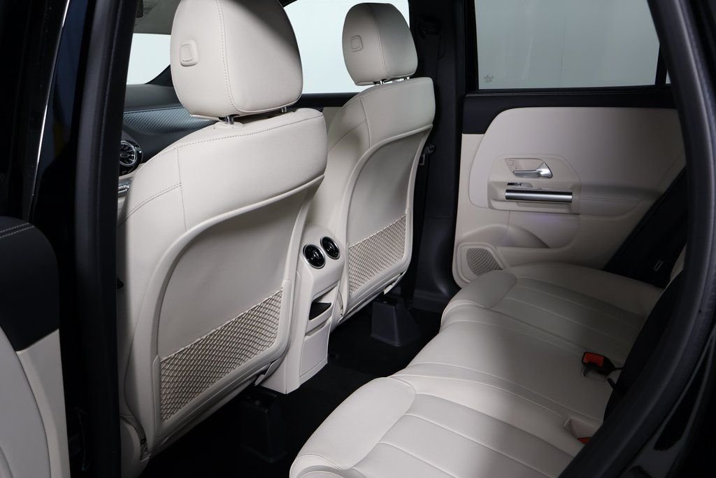 New 2026 Night Black Mercedes-Benz GLA 250 image 6