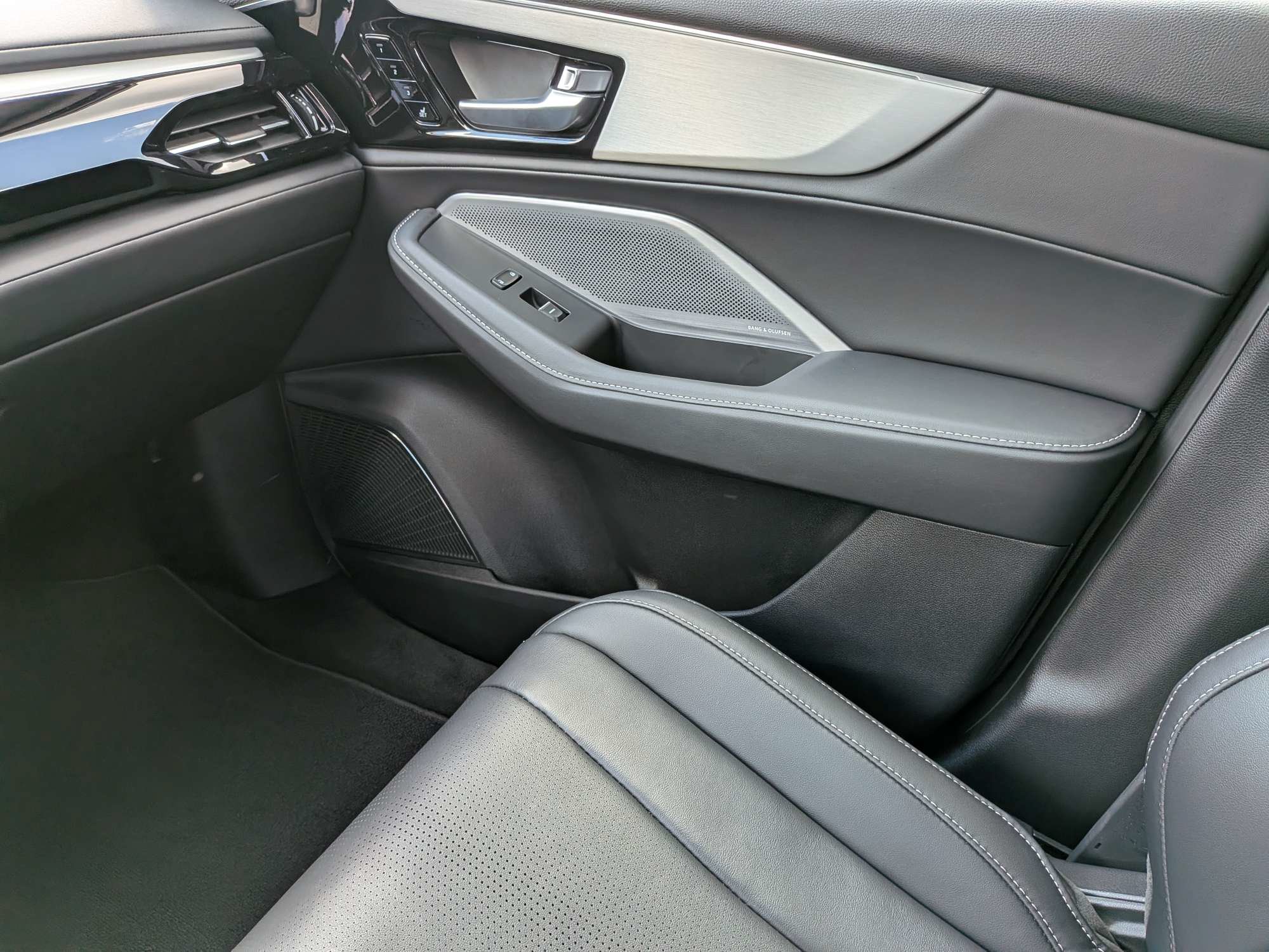 Certified Used 2026 Platinum White Pearl Acura Technology Package image 57