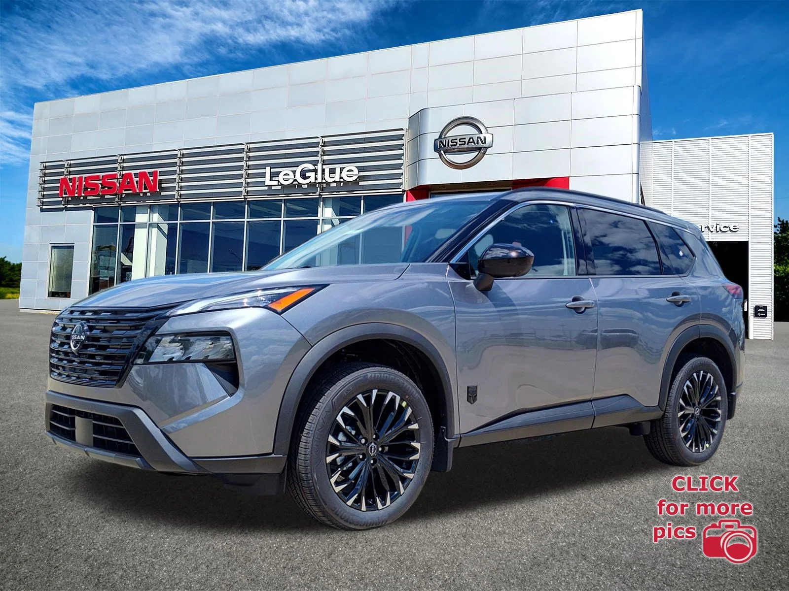 2026 Nissan Rogue Dark Armor's photo