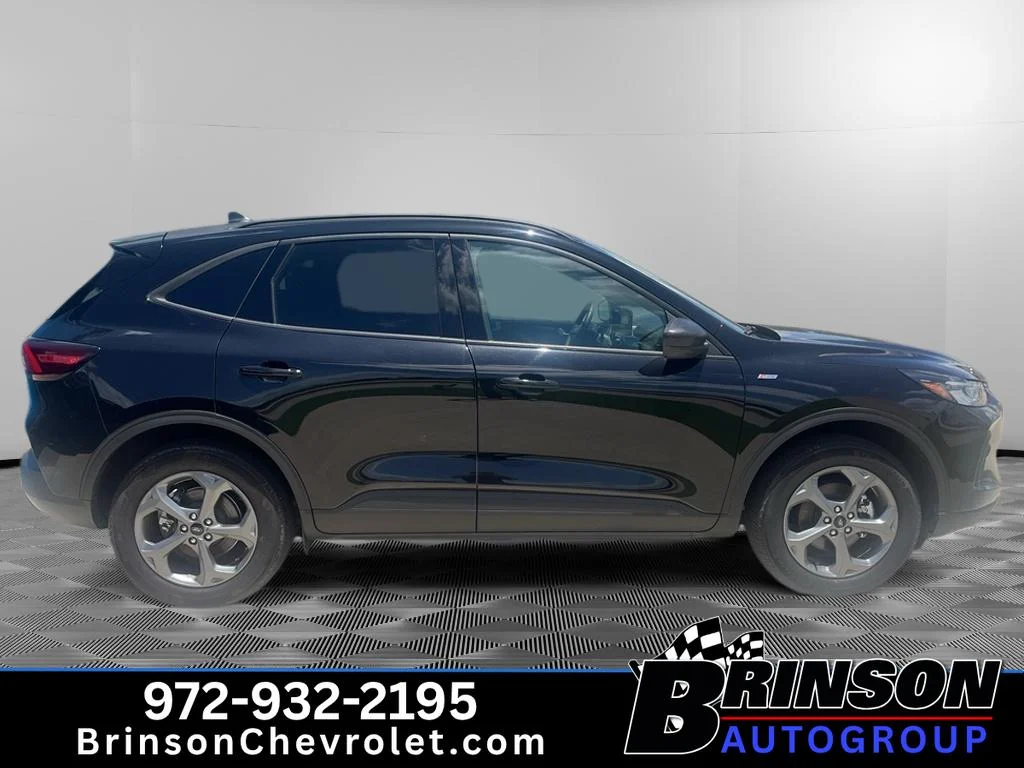 Used 2025 Agate Black Metallic Ford ST-Line image 4