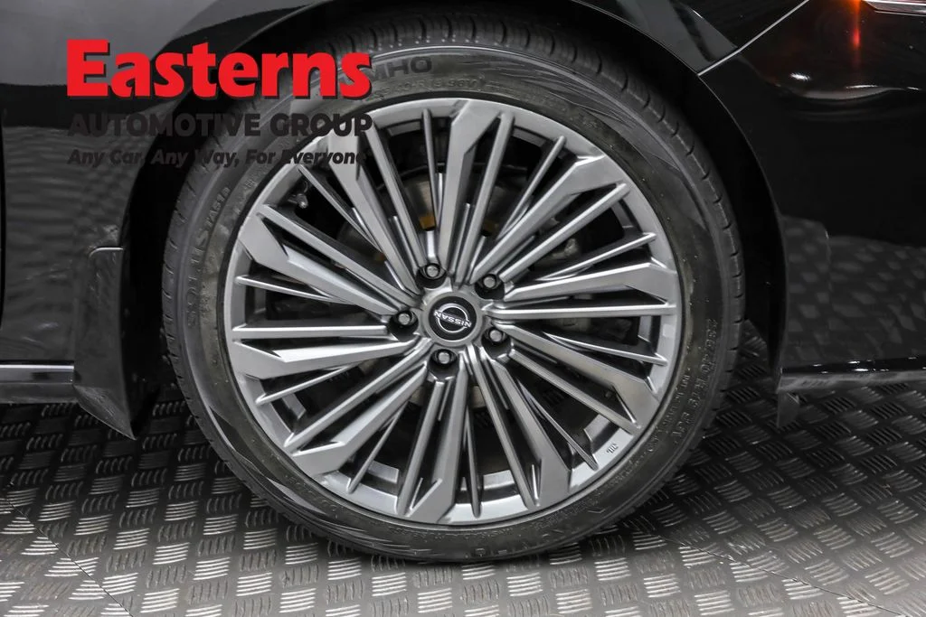 Used 2023 Black Nissan 2.5 SL image 31