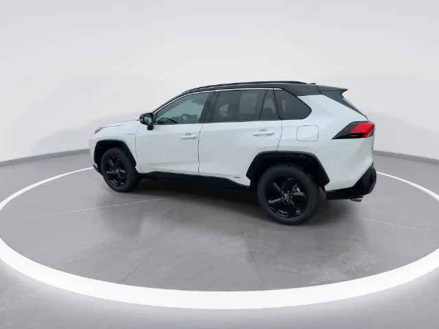 Used 2019 White Toyota XSE image 5