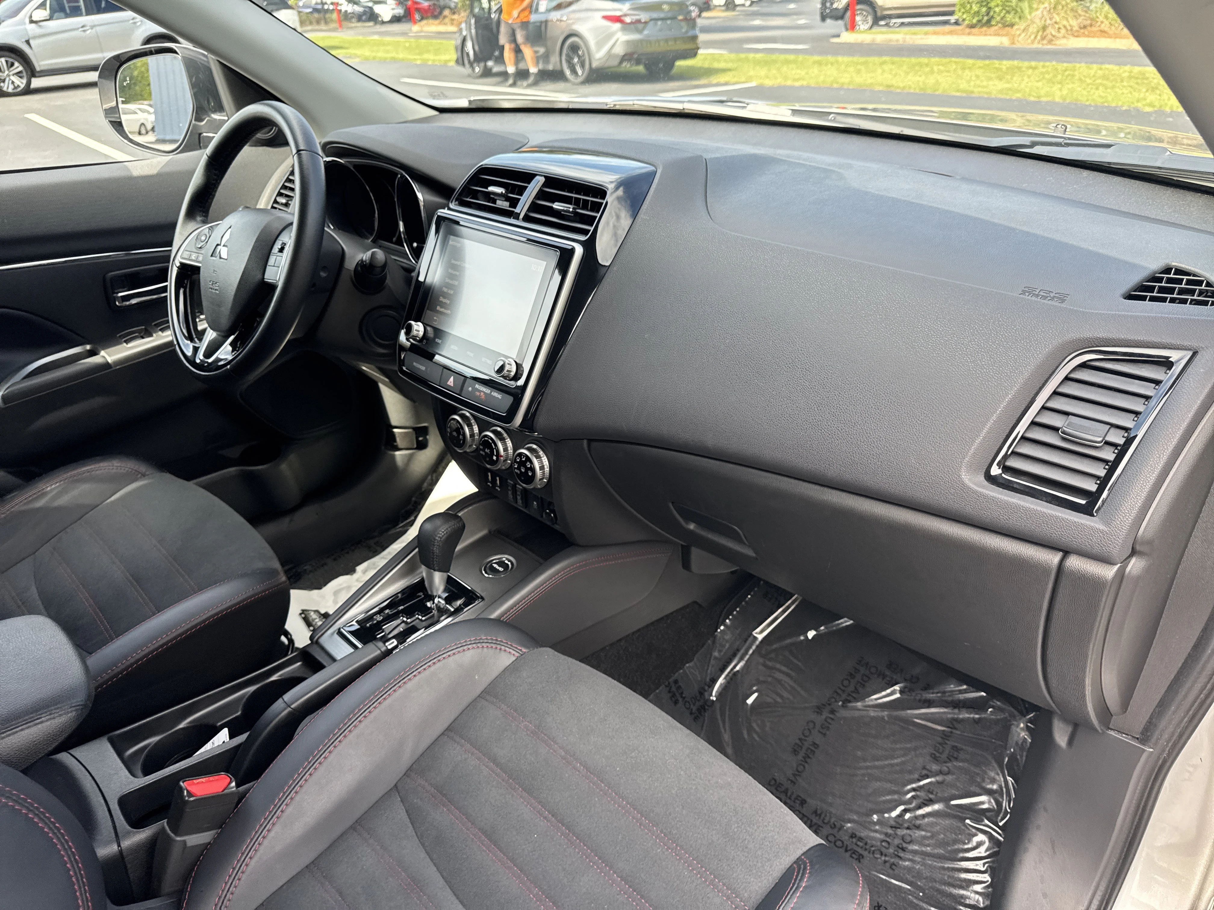 Used 2025  Mitsubishi 2.0 ES image 34