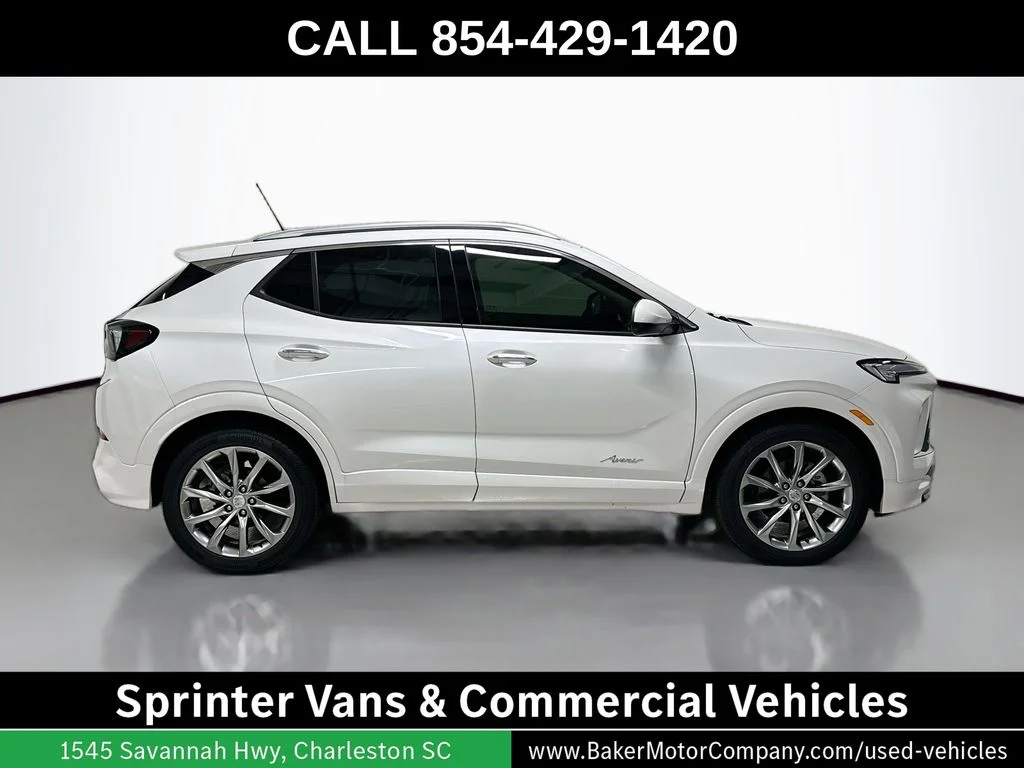 Used 2025 White Buick Avenir image 8