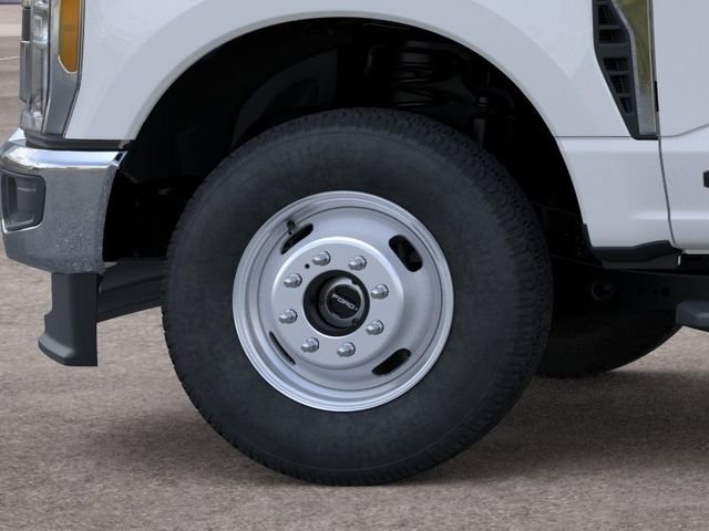 New 2026 Oxford White Ford XL image 19