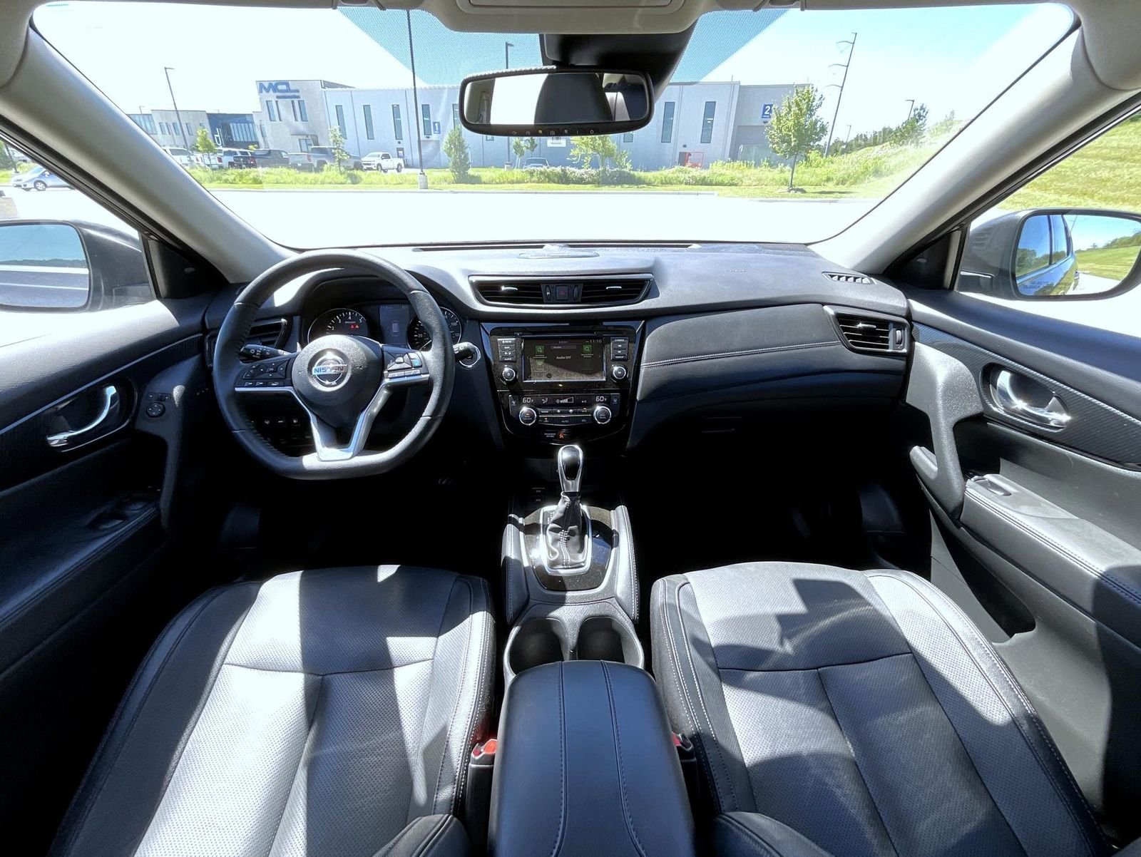 Used 2020 Black Nissan SL image 15