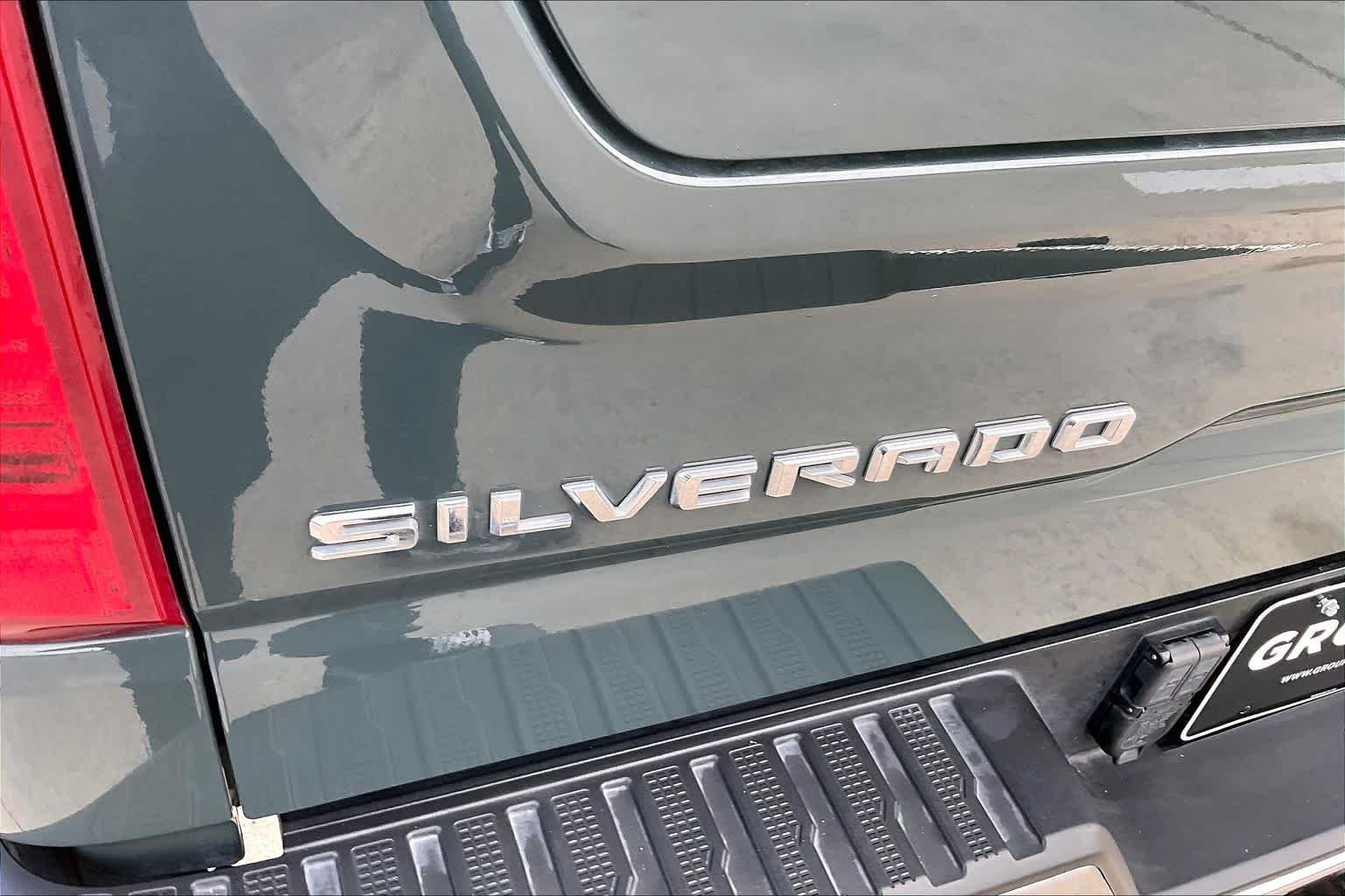 Used 2025 Cypress Gray Chevrolet LT image 19