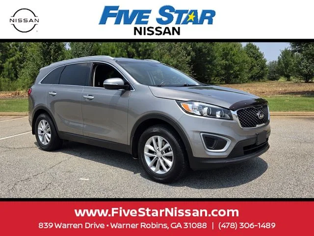 Used 2018 Silver Kia LX image 1