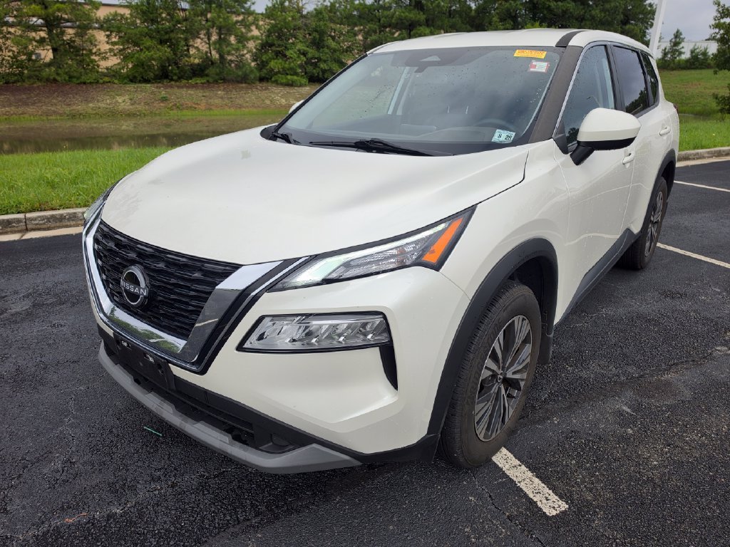 Used 2023 White Nissan SV image 9