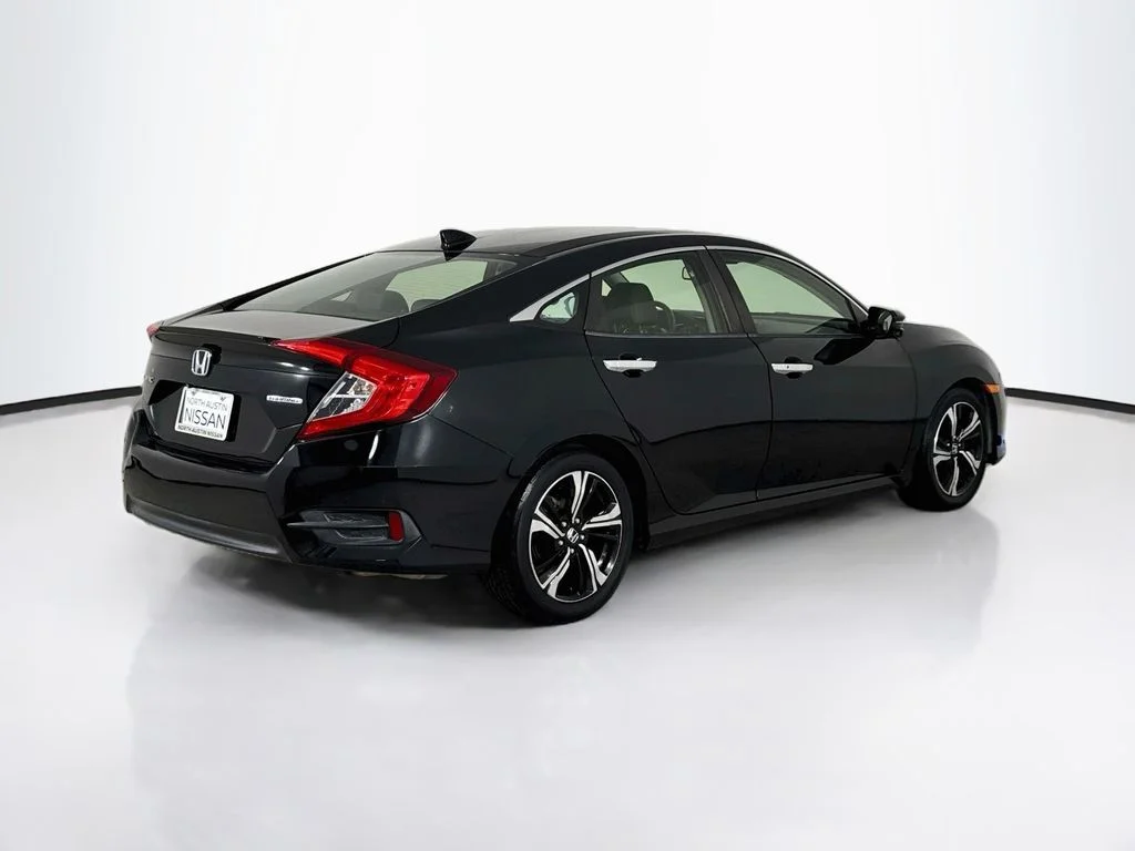 Used 2018 Black Honda Touring image 7