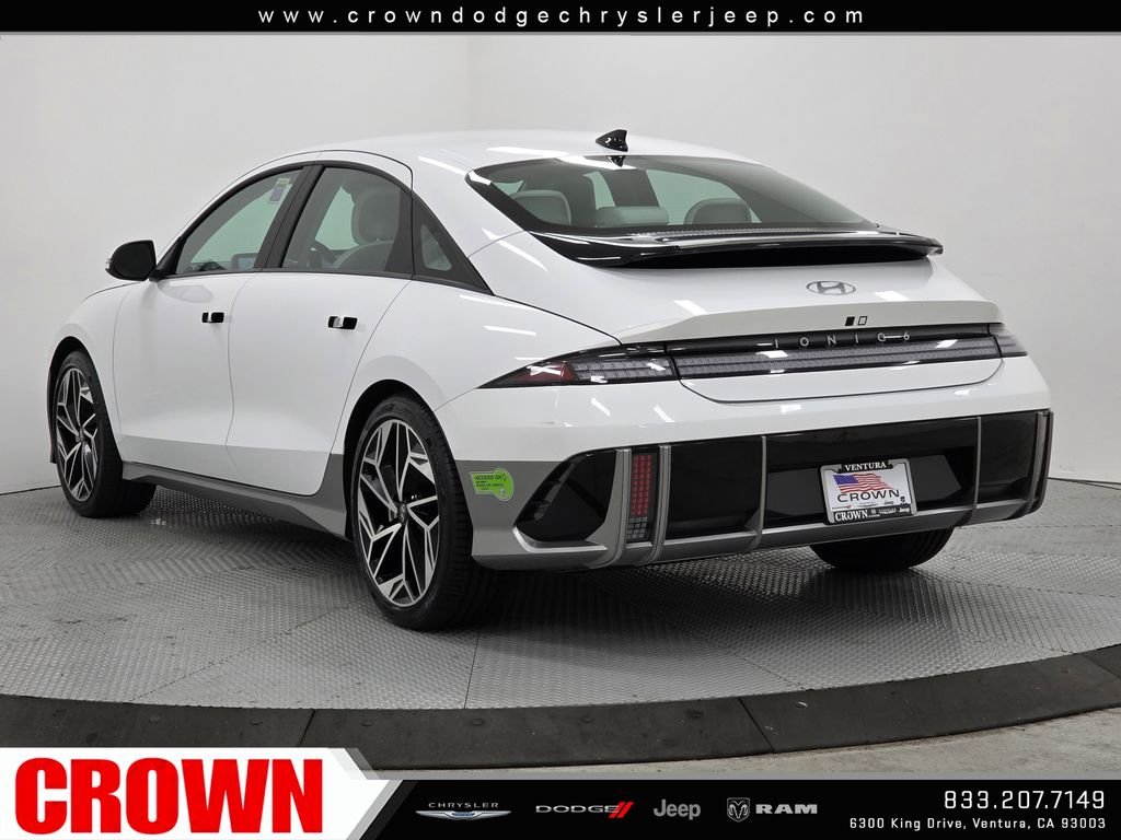 Used 2023 White Hyundai SEL image 5