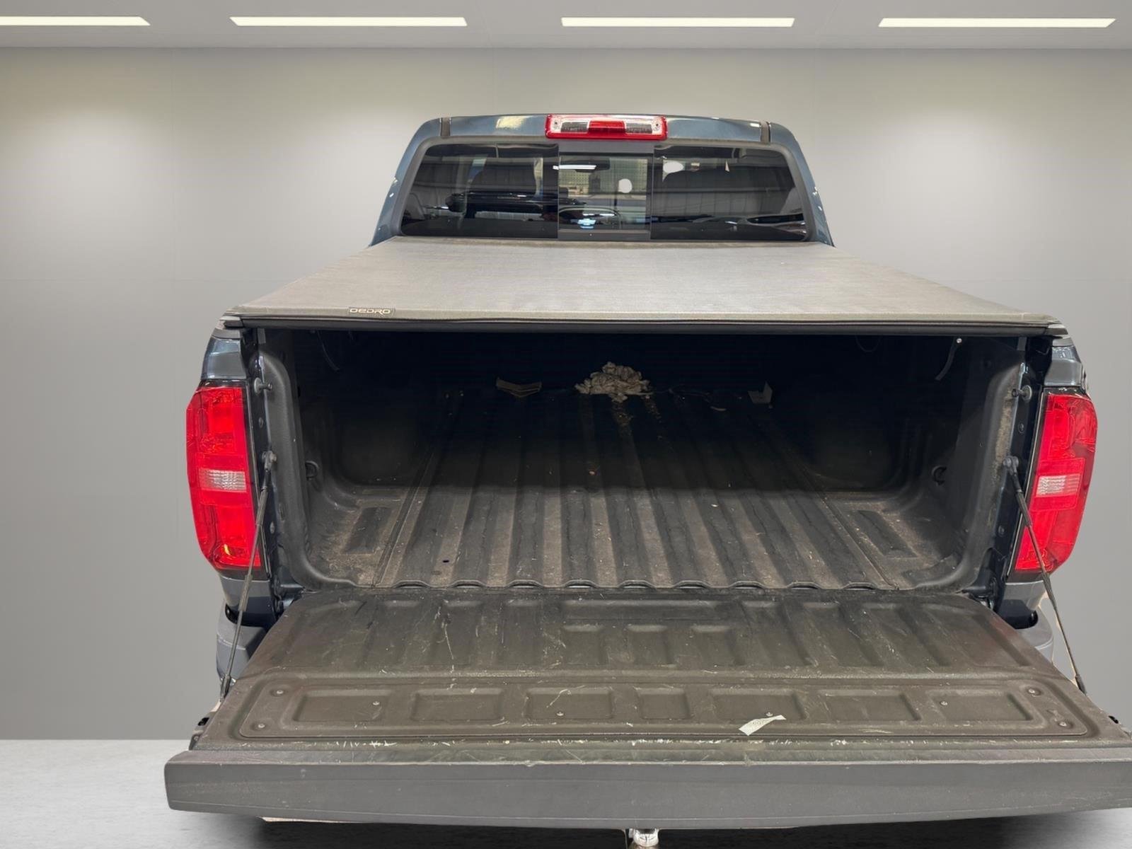 Used 2020 Shadow Gray Metallic Chevrolet 2WD Z71 image 25