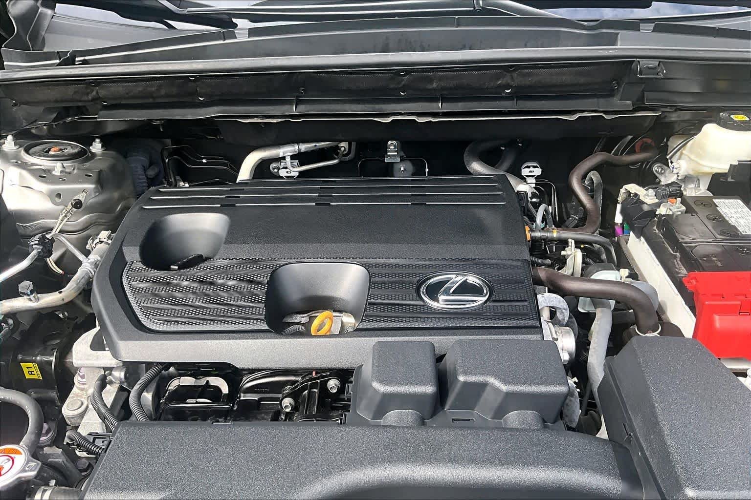 Used 2025 Atomic Silver Lexus Premium image 31