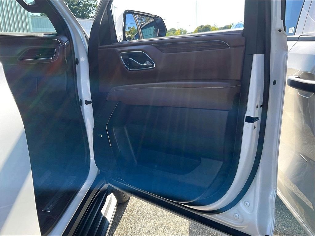Used 2023 Beige Chevrolet High Country image 12