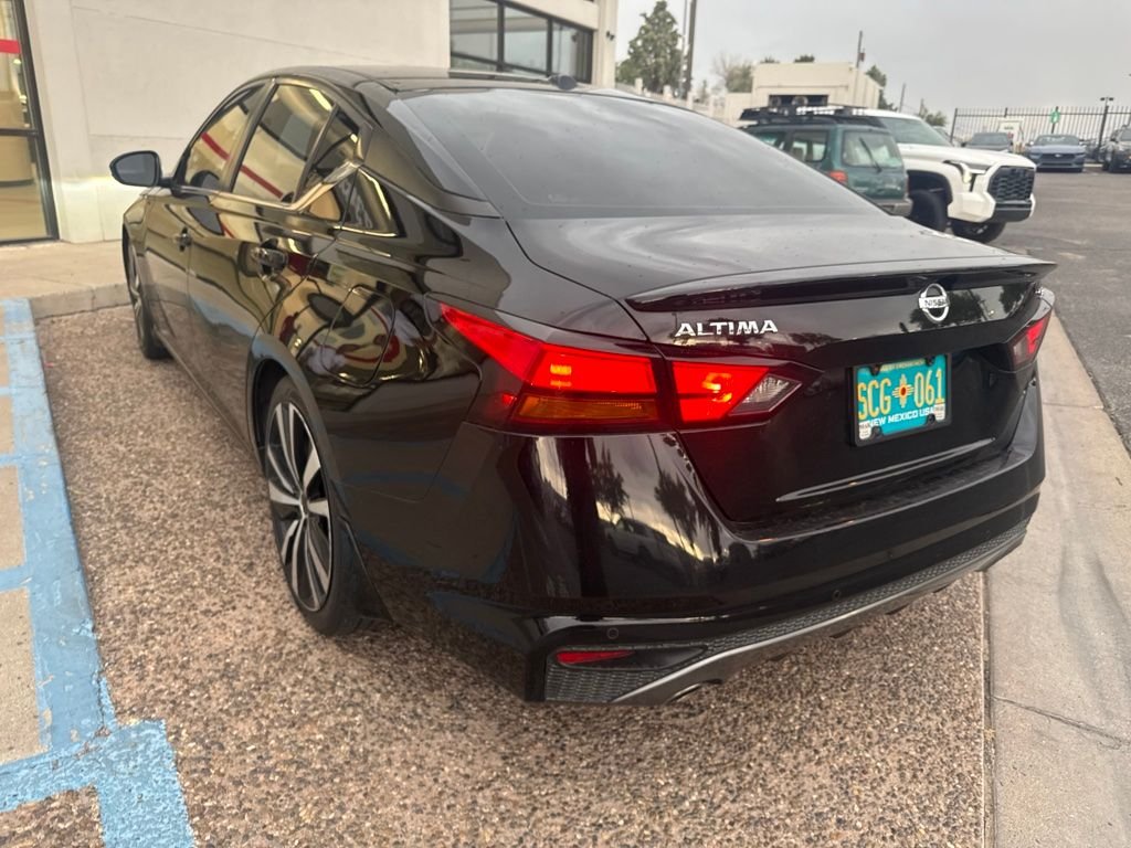 Used 2020 Black Nissan 2.5 SR image 9