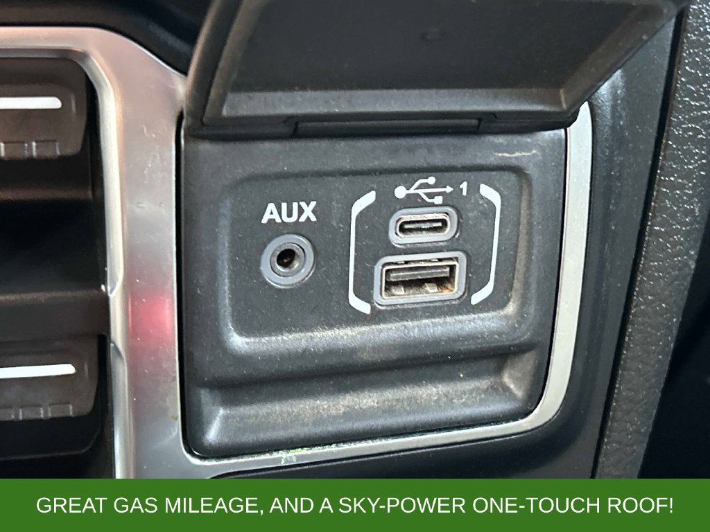 Used 2024  Jeep Sahara 4xe image 26