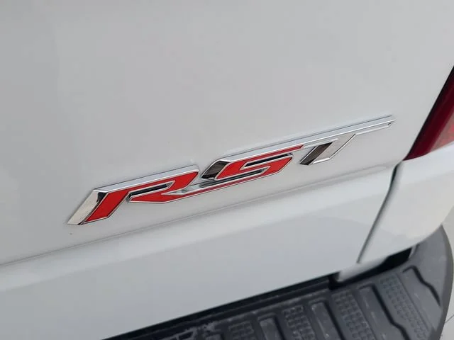 New 2026 Summit White Chevrolet RST image 31