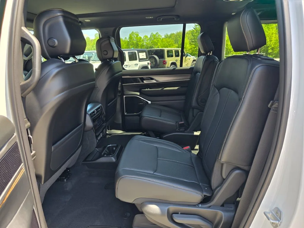 New 2026 White Jeep  image 10