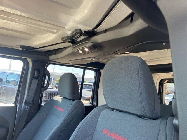 Certified Used 2025 Granite Crystal Metallic Clearcoat Jeep Rubicon image 12