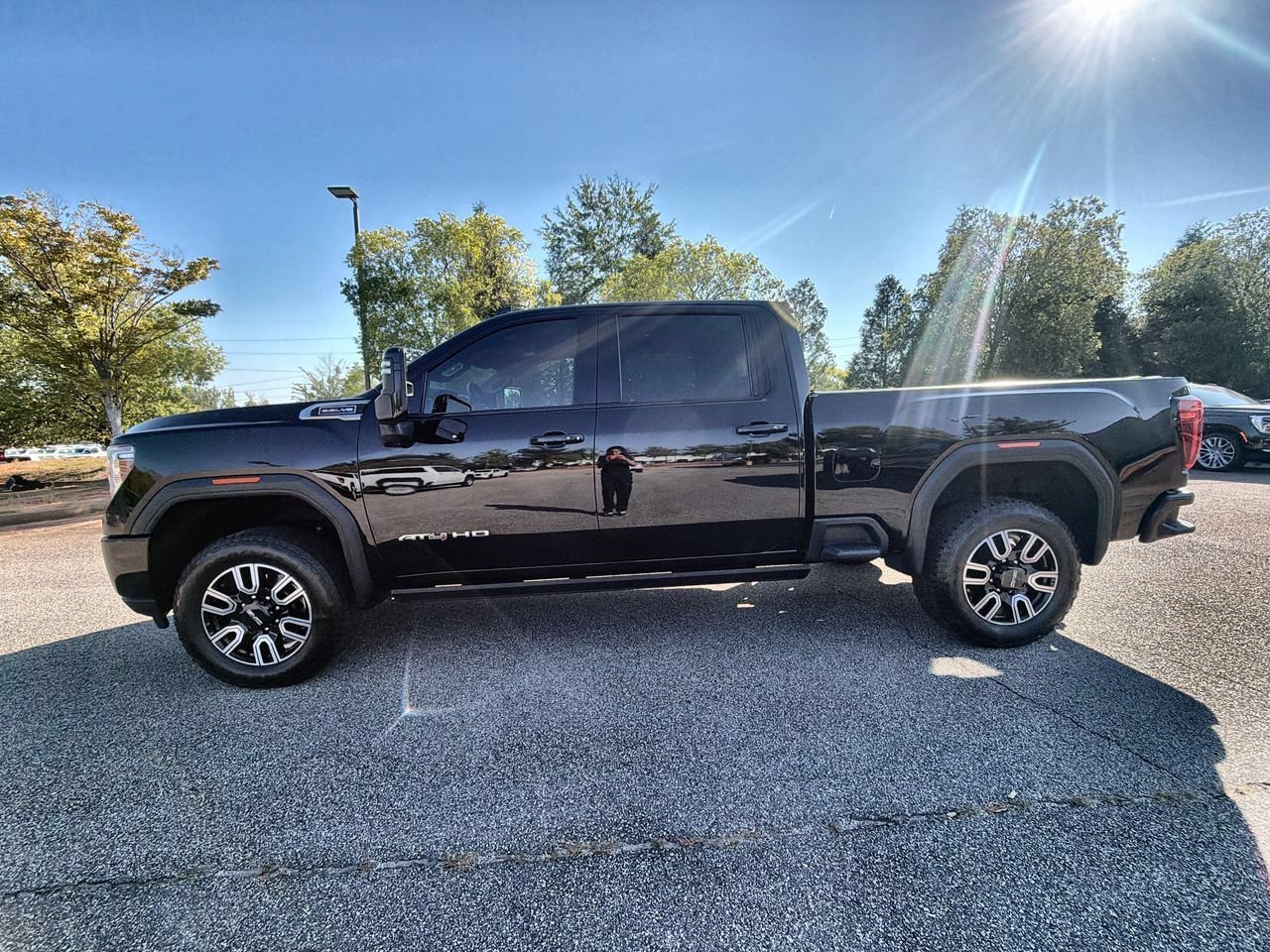 Used 2022 ONYX BLACK GMC AT4 image 5